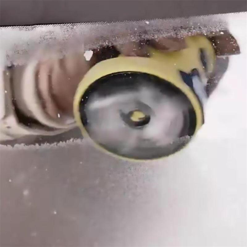 Electric snow scraper